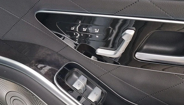 Mercedes-Benz S 400 d 4MATIC Седан (330 л.с.) фото 25