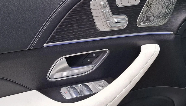 Mercedes-Benz GLE 300 d 4MATIC Внедорожник (269 л.с.) фото 18