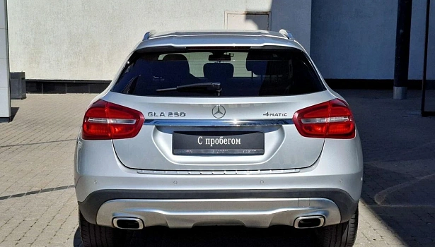 Mercedes-Benz GLA 250 4MATIC Внедорожник Особая серия (211 л.с.) фото 8