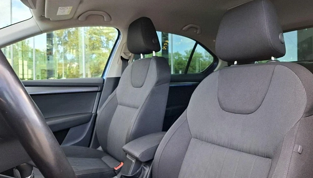 Skoda Octavia 1.8 4WD Лифтбек Style (180 л.с.) фото 12