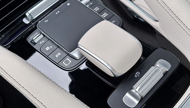 Mercedes-Benz GLE 300 d 4MATIC Внедорожник (269 л.с.) фото 22