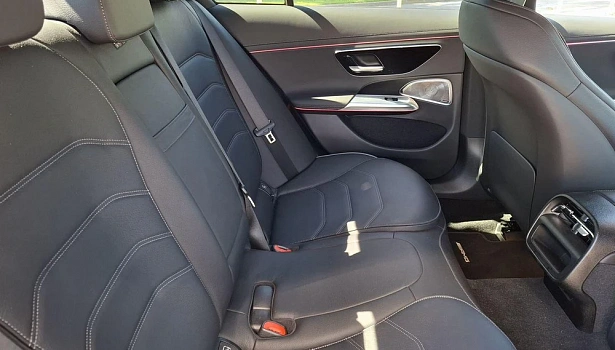 Mercedes-Benz E 2.0d 4MATIC Седан (197 л.с.) фото 15
