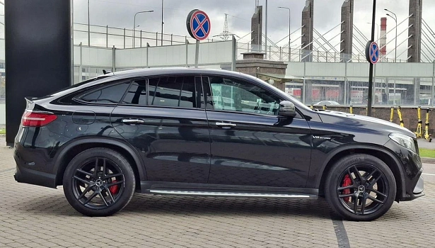 Mercedes-Benz AMG GLE 63 4MATIC Внедорожник Особая серия (585 л.с.) фото 7