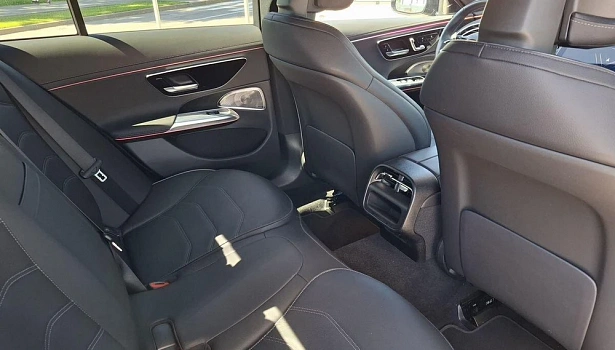 Mercedes-Benz E 2.0d 4MATIC Седан (197 л.с.) фото 12