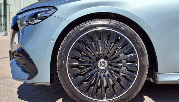 Mercedes-Benz E 2.0d 4MATIC Седан (197 л.с.) фото 18