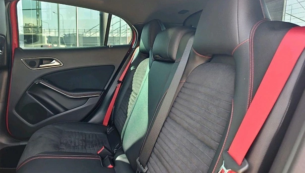 Mercedes-Benz AMG GLA 45 4MATIC Внедорожник Особая серия (381 л.с.) фото 19