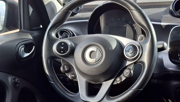 Smart Forfour 0.9 4WD Хэтчбек Brabus (109 л.с.) фото 22