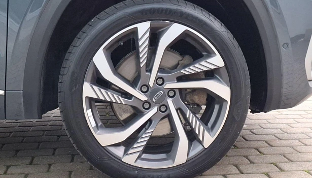 Geely Monjaro 2.0 4WD Внедорожник Flagship (2023) (238 л.с.) фото 16