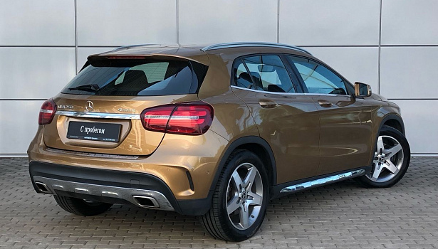 Mercedes-Benz GLA 250 4MATIC Внедорожник Особая серия (211 л.с.) фото 6