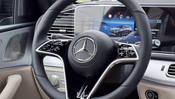 Mercedes-Benz GLE 300 d 4MATIC Внедорожник (269 л.с.) фото 18